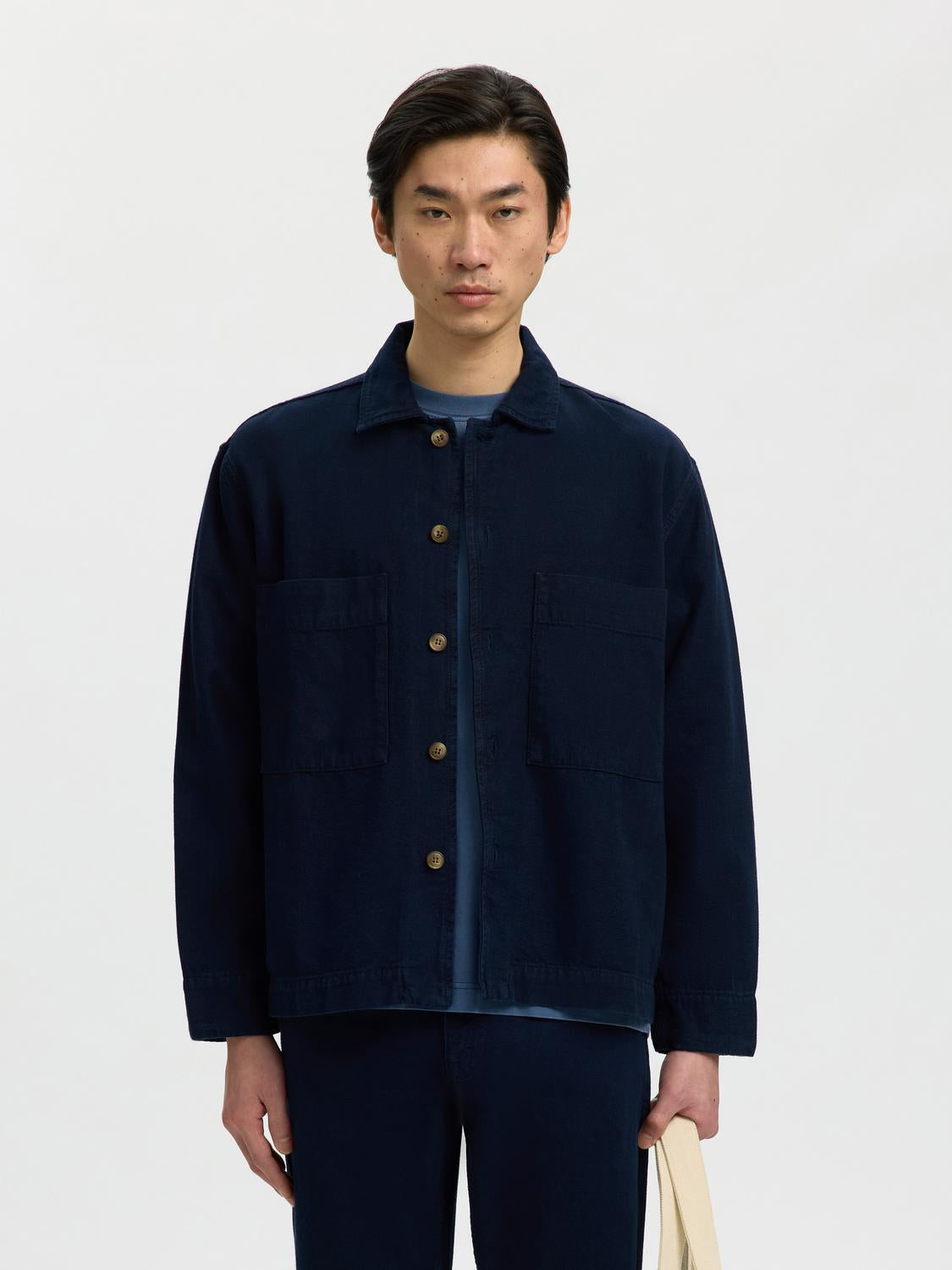 model_shot-front